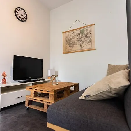 Apartment Dans Un Village Avec Parking