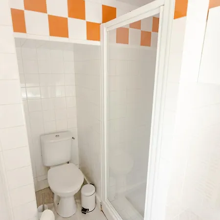 Dans Un Village Avec Parking Apartment *